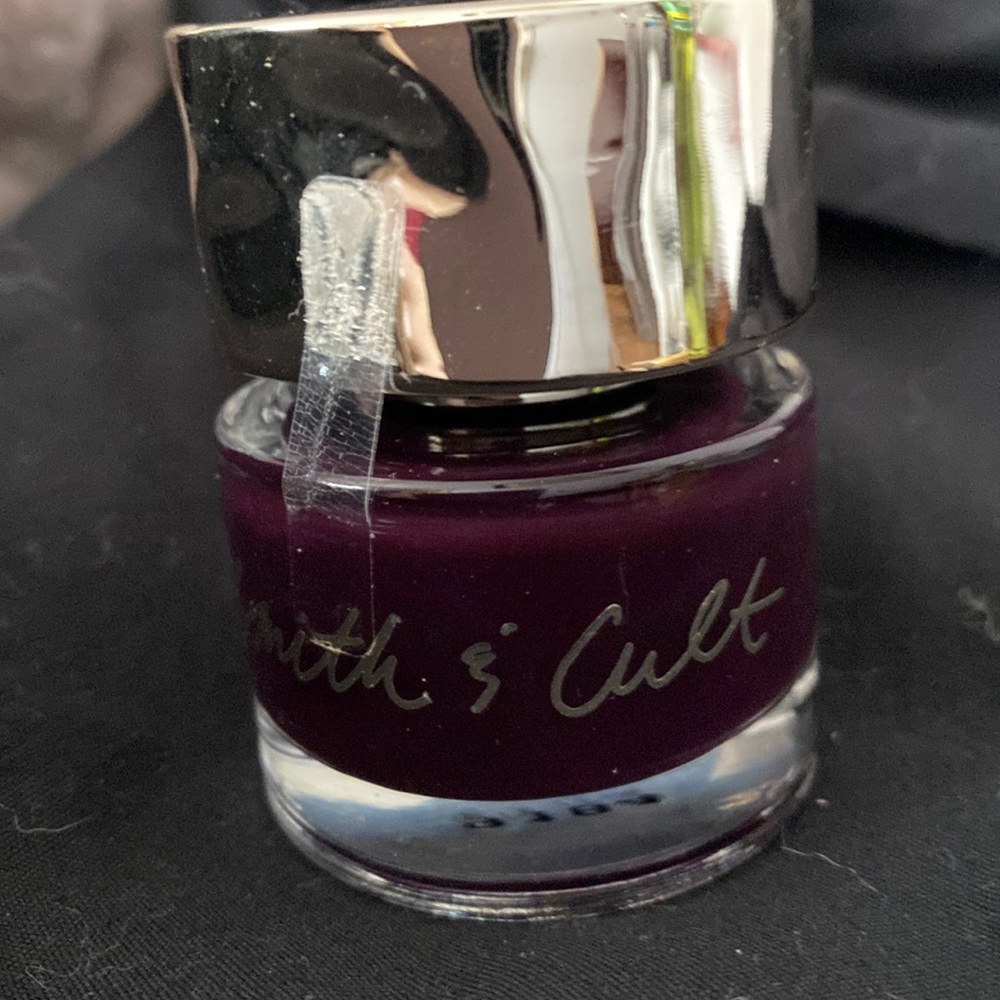 Smith & Cult “Bite your Kiss” nail polish.